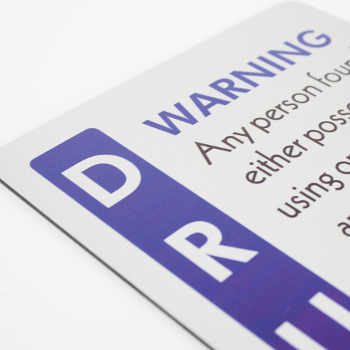Example of a general purpose small sign warning against the use of drugs on the business premises