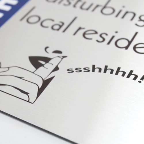 Example of a general purpose small sign warning against the use of drugs on the business premises